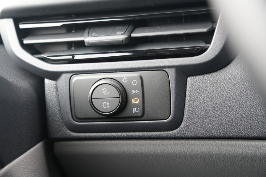 Ford E-Transit Custom 340 L2H1 Sport 71 kWh 218pk - 2x Schuif - ACC - B&O - Navi - Stoel/Stuurverwarming - 360 Camera - Trekhaak - Rijklaar