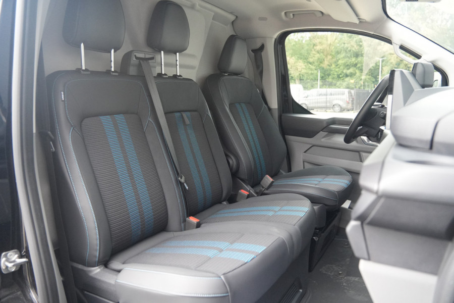 Ford E-Transit Custom 340 L2H1 Sport 71 kWh 218pk - 2x Schuif - ACC - B&O - Navi - Stoel/Stuurverwarming - 360 Camera - Trekhaak - Rijklaar