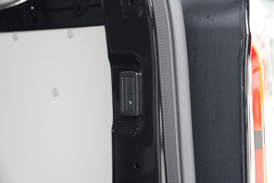 Ford E-Transit Custom 340 L2H1 Sport 71 kWh 218pk - 2x Schuif - ACC - B&O - Navi - Stoel/Stuurverwarming - 360 Camera - Trekhaak - Rijklaar