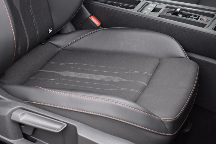 CUPRA Leon Sportstourer 2.0 TSI 245PK Keyless Lane ACC