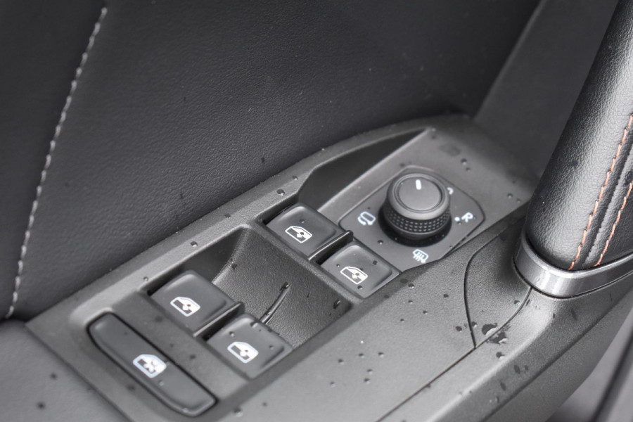 CUPRA Leon Sportstourer 2.0 TSI 245PK Keyless Lane ACC