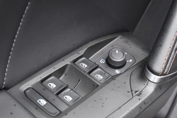 CUPRA Leon Sportstourer 2.0 TSI 245PK Keyless Lane ACC