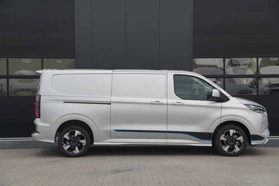 Ford E-Transit Custom 340 L2H1 Sport 71 kWh 218pk - 2x Schuif - ACC - B&O - Navi - Stoel/Stuurverwarming - 360 Camera - Trekhaak - Rijklaar