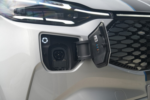 Ford E-Transit Custom 340 L2H1 Sport 71 kWh 218pk - 2x Schuif - ACC - B&O - Navi - Stoel/Stuurverwarming - 360 Camera - Trekhaak - Rijklaar