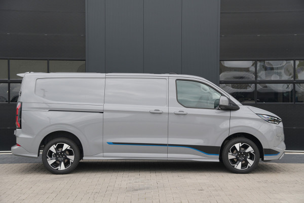 Ford E-Transit Custom 340 L2H1 Sport 71 kWh 218pk - 2x Schuif - ACC - B&O - Navi - Stoel/Stuurverwarming - 360 Camera - Trekhaak - Rijklaar