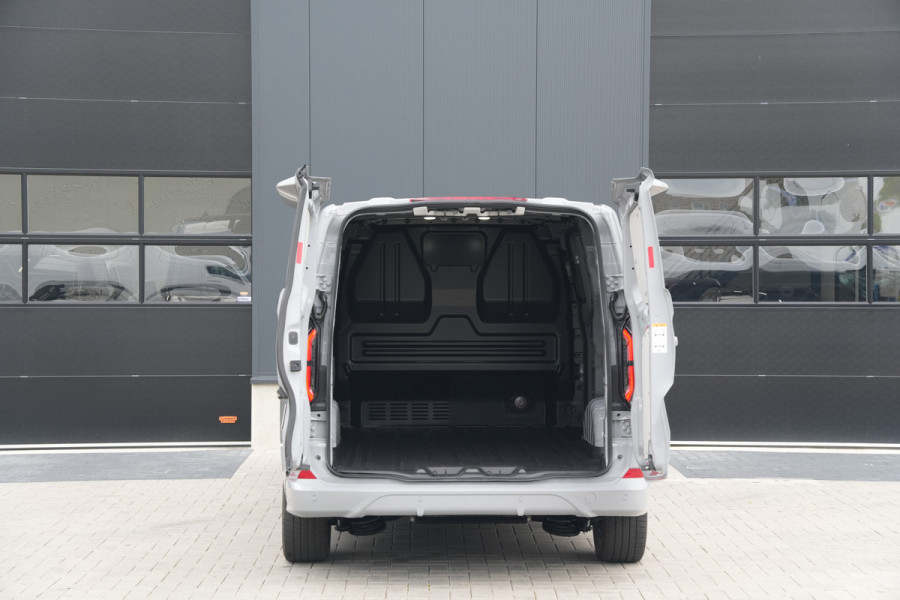 Ford E-Transit Custom 340 L2H1 Sport 71 kWh 218pk - 2x Schuif - ACC - B&O - Navi - Stoel/Stuurverwarming - 360 Camera - Trekhaak - Rijklaar