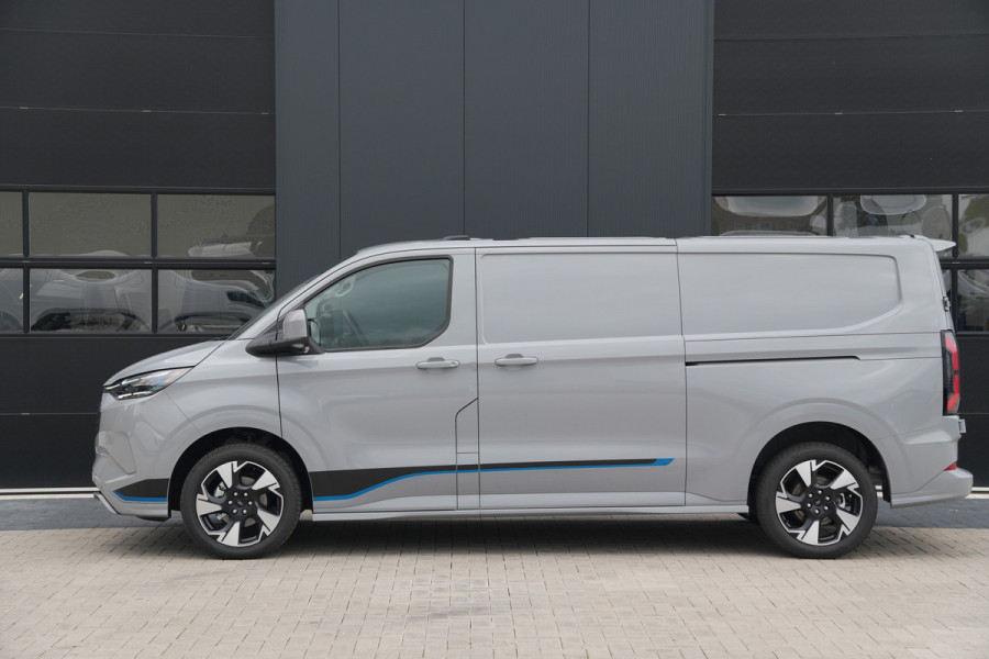 Ford E-Transit Custom 340 L2H1 Sport 71 kWh 218pk - 2x Schuif - ACC - B&O - Navi - Stoel/Stuurverwarming - 360 Camera - Trekhaak - Rijklaar