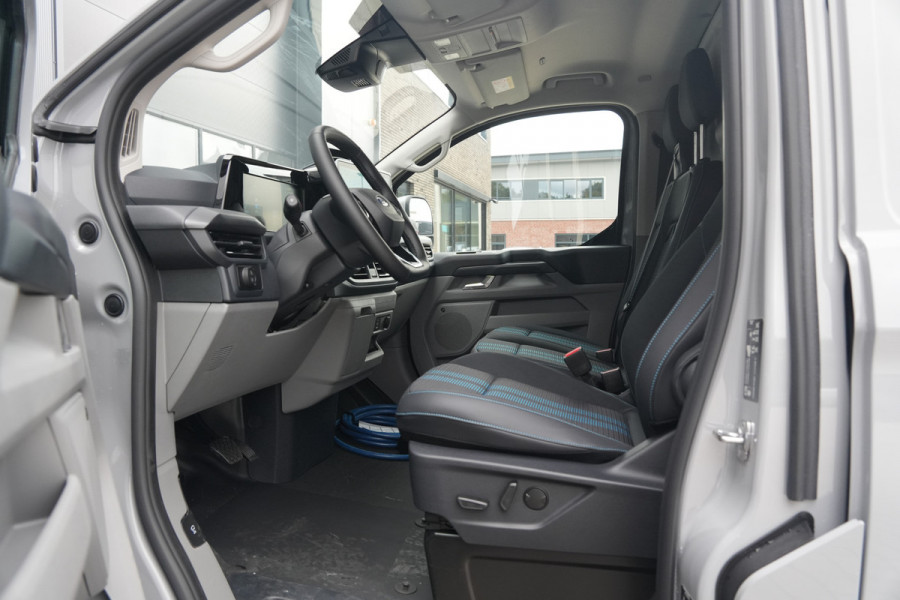 Ford E-Transit Custom 340 L2H1 Sport 71 kWh 218pk - 2x Schuif - ACC - B&O - Navi - Stoel/Stuurverwarming - 360 Camera - Trekhaak - Rijklaar