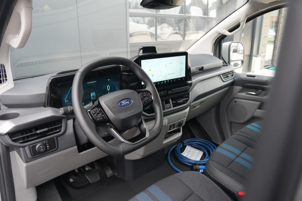 Ford E-Transit Custom 340 L2H1 Sport 71 kWh 218pk - 2x Schuif - ACC - B&O - Navi - Stoel/Stuurverwarming - 360 Camera - Trekhaak - Rijklaar