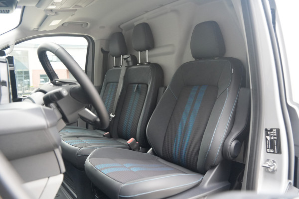 Ford E-Transit Custom 340 L2H1 Sport 71 kWh 218pk - 2x Schuif - ACC - B&O - Navi - Stoel/Stuurverwarming - 360 Camera - Trekhaak - Rijklaar