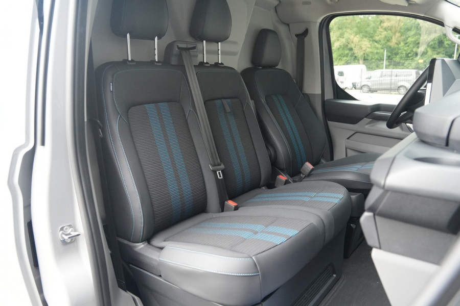 Ford E-Transit Custom 340 L2H1 Sport 71 kWh 218pk - 2x Schuif - ACC - B&O - Navi - Stoel/Stuurverwarming - 360 Camera - Trekhaak - Rijklaar