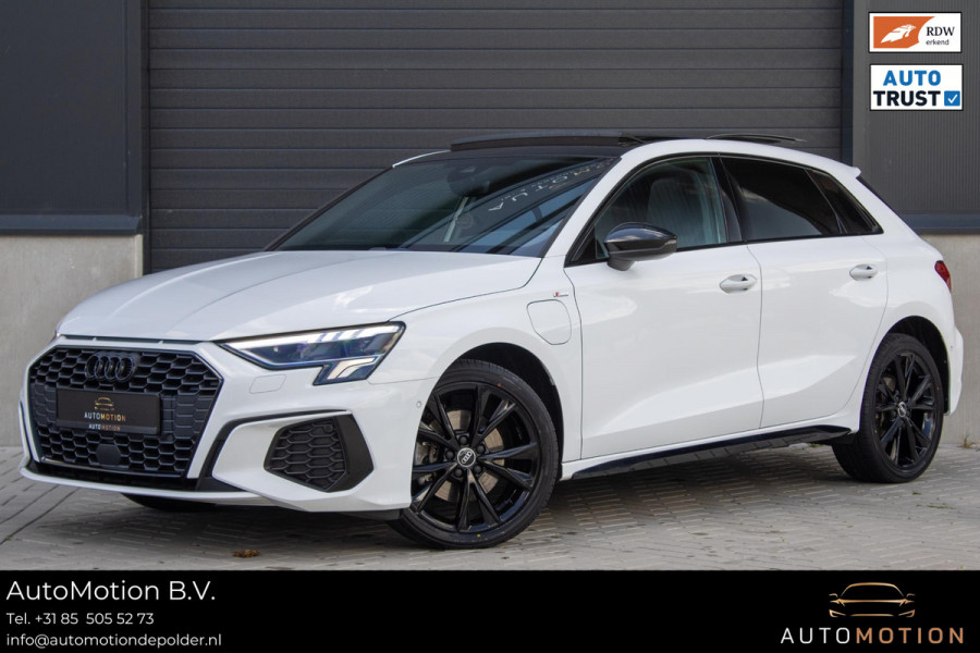 Audi A3 Sportback 40TFSIe Sline Pano Camera Maxton Keyless Stoelverwarming