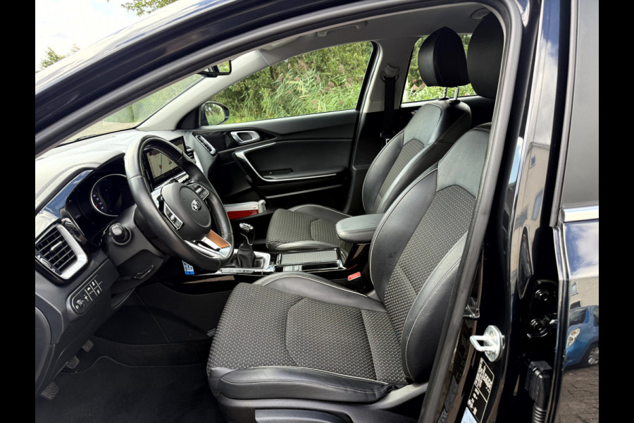 Kia Xceed 1.0 T-GDi 120pk DynamicLine 18''Lmv, Camera, Trekhaak, App Connect