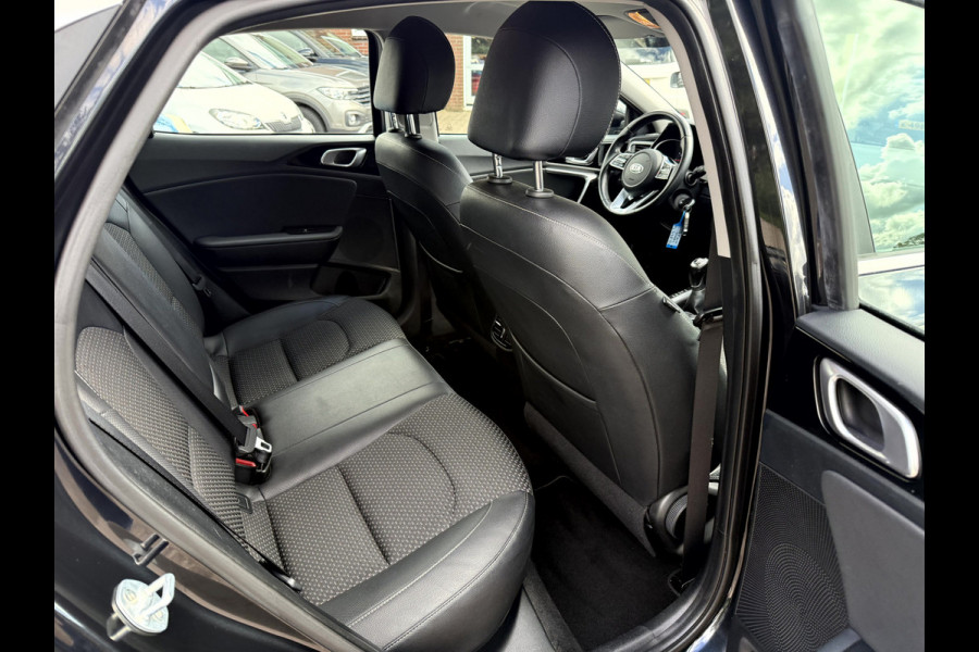 Kia Xceed 1.0 T-GDi 120pk DynamicLine 18''Lmv, Camera, Trekhaak, App Connect