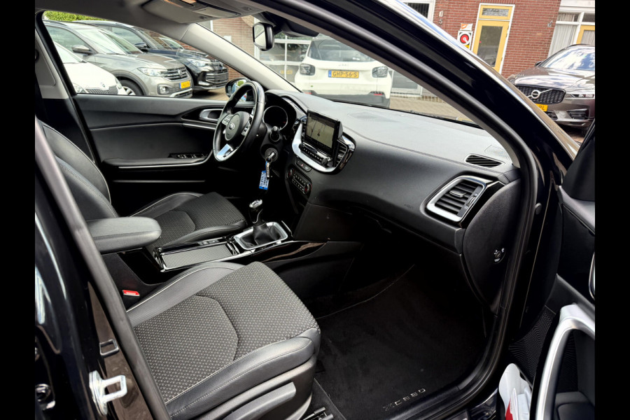 Kia Xceed 1.0 T-GDi 120pk DynamicLine 18''Lmv, Camera, Trekhaak, App Connect