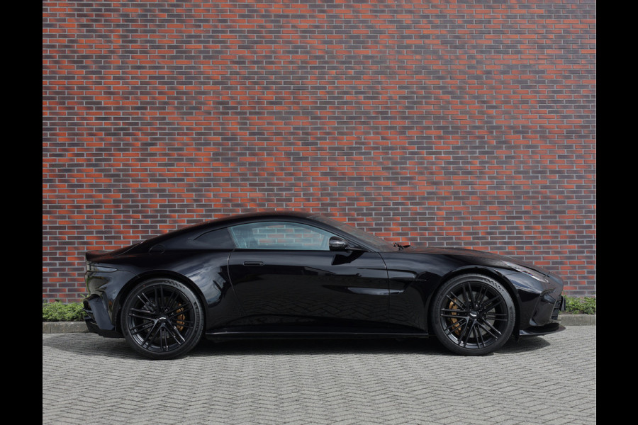 Aston Martin Vantage 4.0 V8 | Onyx Black