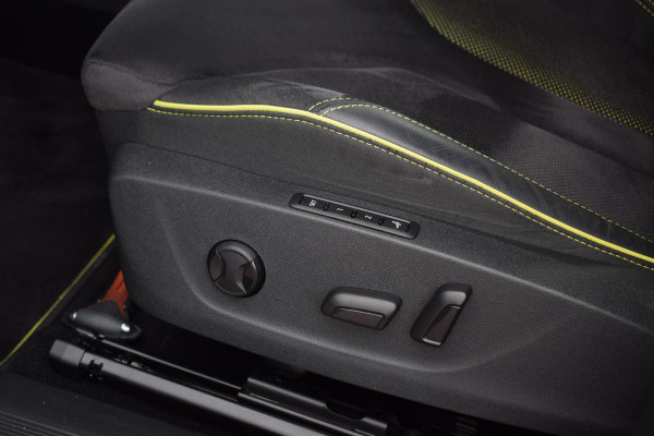 Škoda ENYAQ Coupé iV 80 RS | SOH: 95,1% | Pano | Memory | Alcantara | Matrix | Stuurverwarming