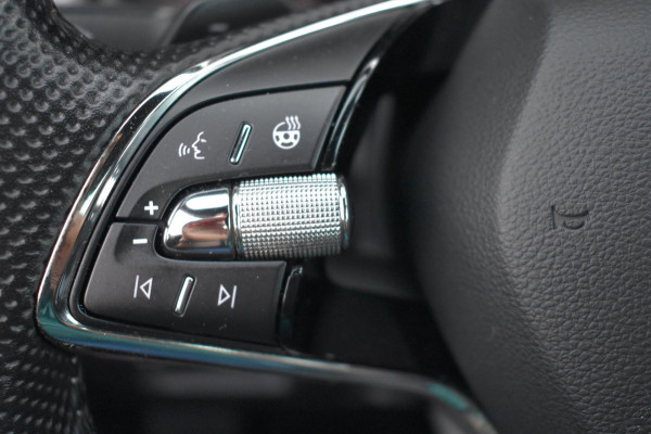 Škoda Kodiaq 1.5 TSI Sportline Business 7p. | TREKHAAK | CANTON | CAMERA | NAP | DEALER ONDERHOUDEN | KEYLESS | STOELVERWARMING