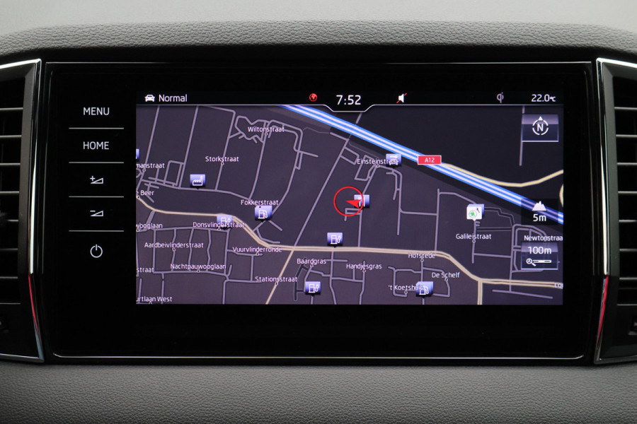 Škoda Karoq 1.5 TSI ACT Sportline Business Camera, Virtual Cockpit, Trekhaak, Canton Sound, Keyless, PDC