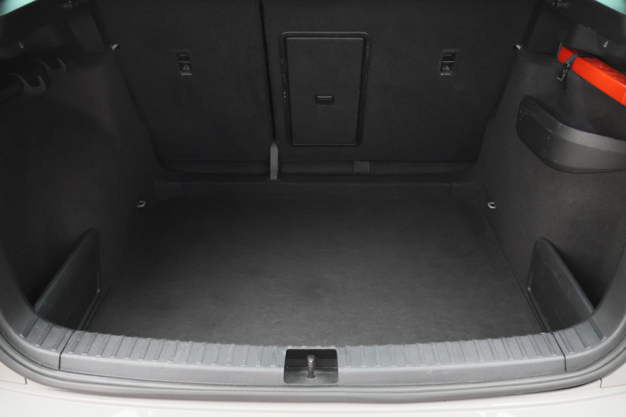 Škoda Karoq 1.5 TSI ACT Sportline Business Camera, Virtual Cockpit, Trekhaak, Canton Sound, Keyless, PDC