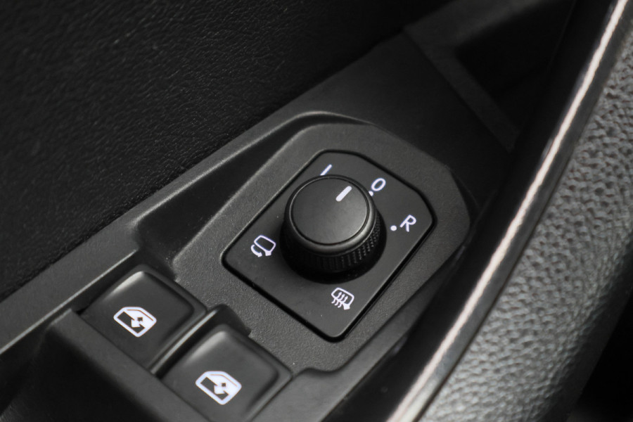 Škoda Karoq 1.5 TSI ACT Sportline Business Camera, Virtual Cockpit, Trekhaak, Canton Sound, Keyless, PDC