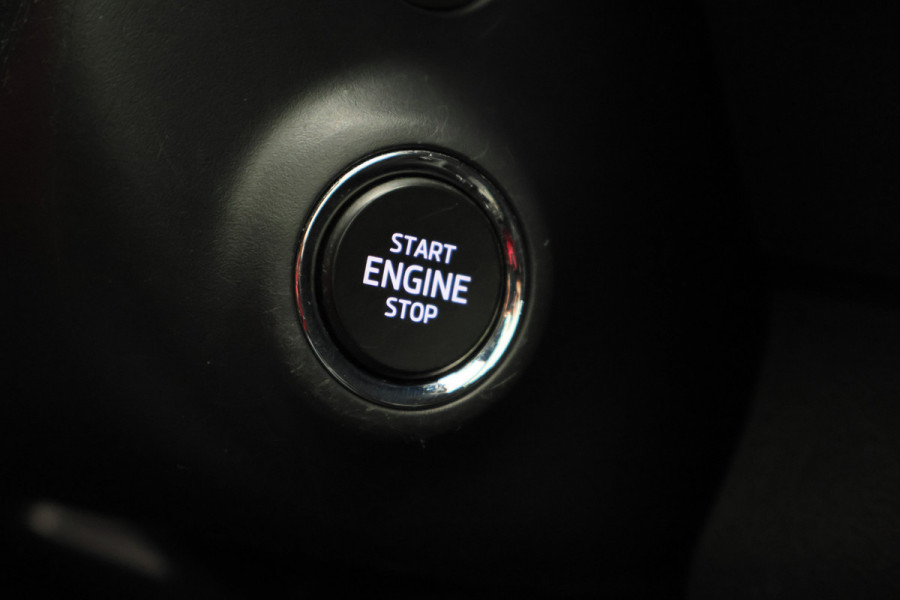Škoda Karoq 1.5 TSI ACT Sportline Business Camera, Virtual Cockpit, Trekhaak, Canton Sound, Keyless, PDC