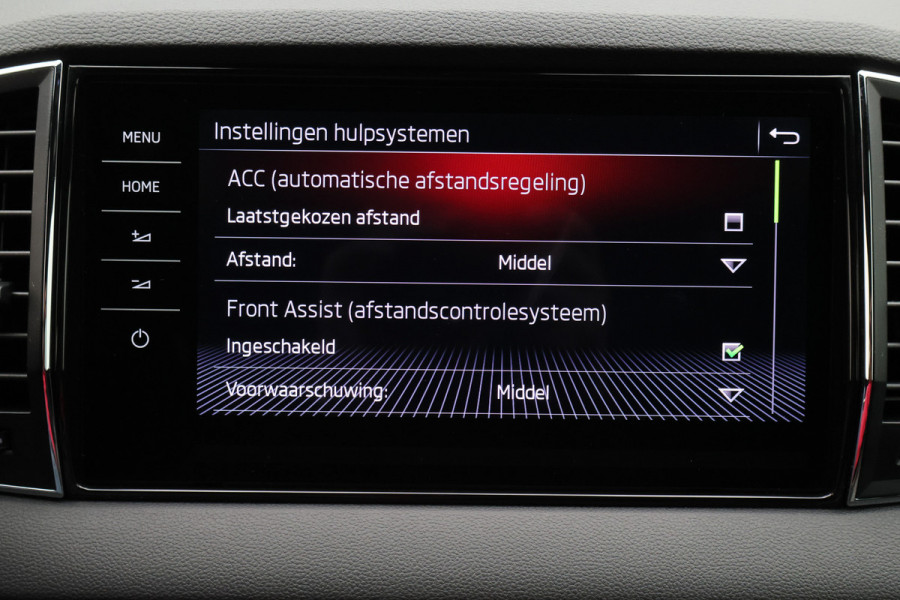 Škoda Karoq 1.5 TSI ACT Sportline Business Camera, Virtual Cockpit, Trekhaak, Canton Sound, Keyless, PDC