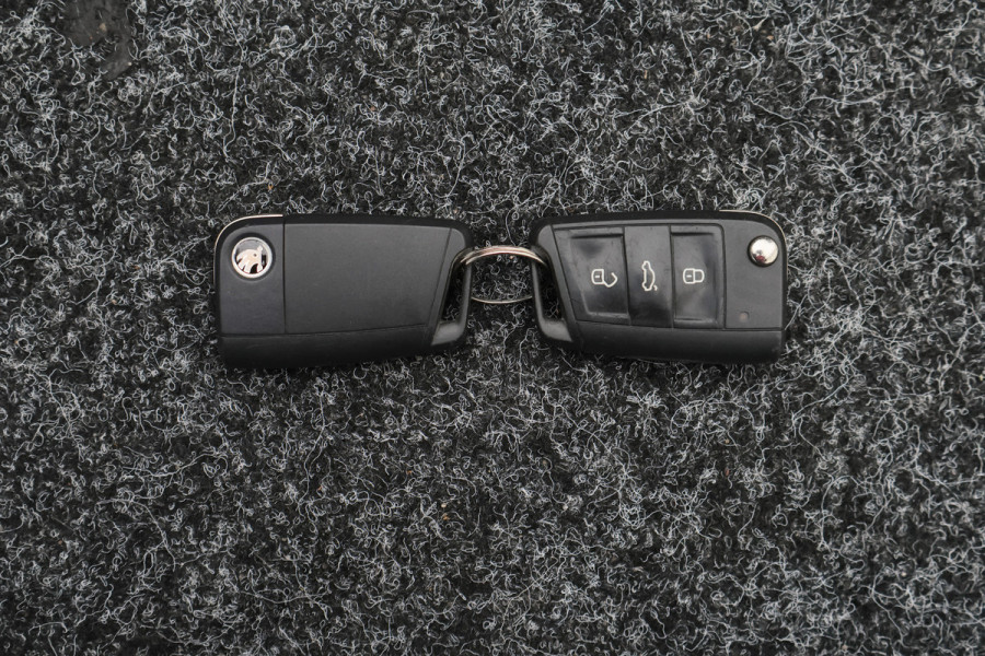 Škoda Karoq 1.5 TSI ACT Sportline Business Camera, Virtual Cockpit, Trekhaak, Canton Sound, Keyless, PDC