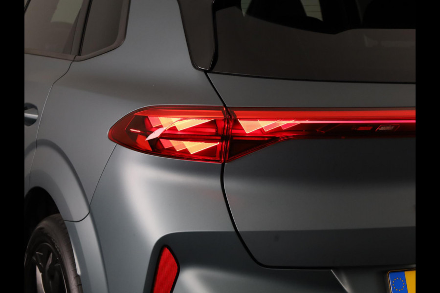CUPRA Terramar 1.5 TSI e-Hybrid VZ America s CUP 272pk | Panoramadak | Trekhaak | 360° Camera | Elektrisch verstelbare voorstoelen | Lederen bekleding | Verwarmbare voorstoelen