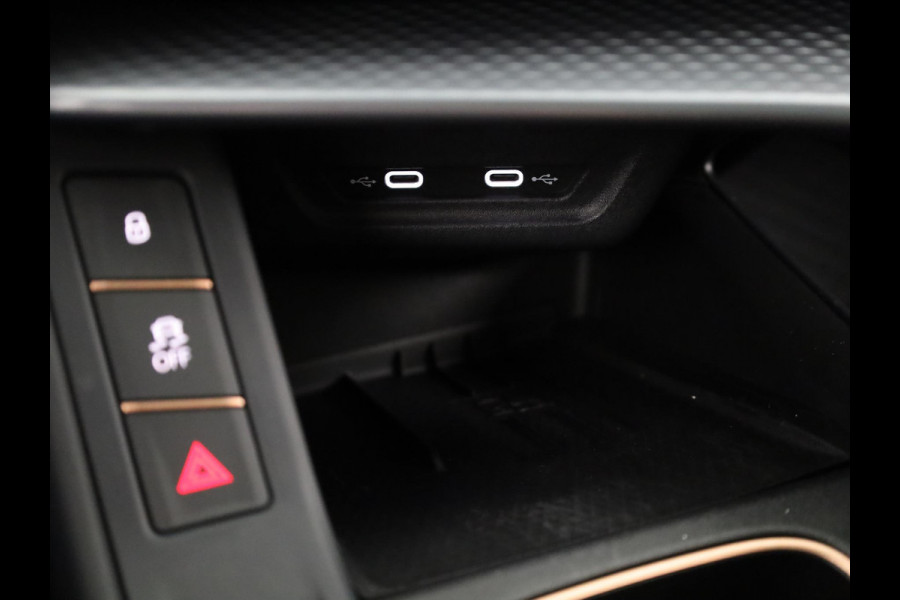CUPRA Terramar 1.5 TSI e-Hybrid VZ America s CUP 272pk | Panoramadak | Trekhaak | 360° Camera | Elektrisch verstelbare voorstoelen | Lederen bekleding | Verwarmbare voorstoelen
