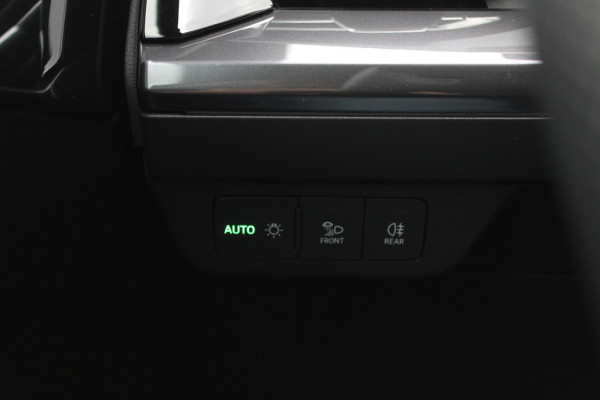 Audi Q4 e-tron 40 Advanced edition 77 kWh / SoH 92,1% / Trekhaak / Camera / Head-up / CarPlay / Matrix LED / 19'' / Warmtepomp / Dodehoek / DAB / ACC