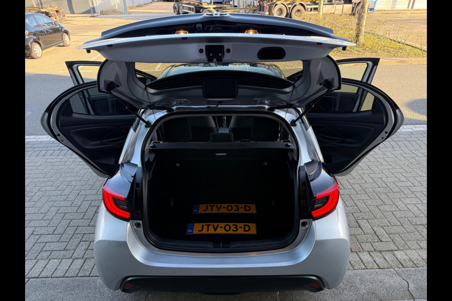 Toyota Yaris 1.5 Hybrid 115 Business plus Apple CarPlay