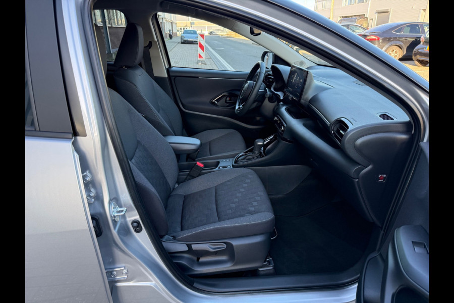 Toyota Yaris 1.5 Hybrid 115 Business plus Apple CarPlay