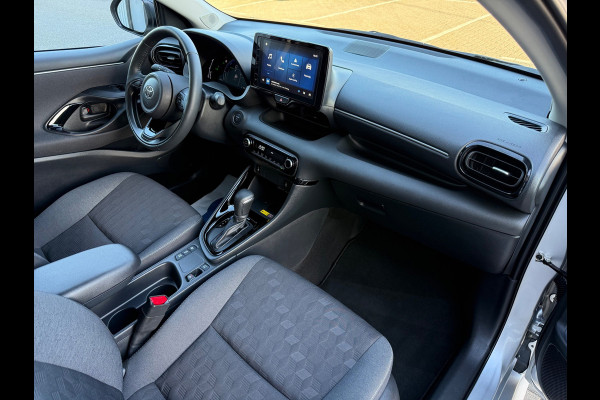 Toyota Yaris 1.5 Hybrid 115 Business plus Apple CarPlay