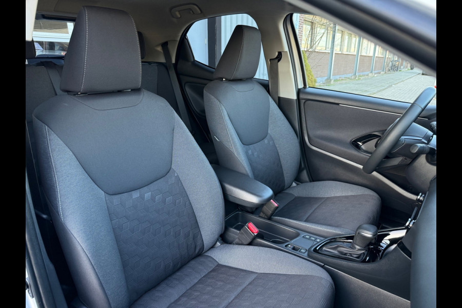 Toyota Yaris 1.5 Hybrid 115 Business plus Apple CarPlay