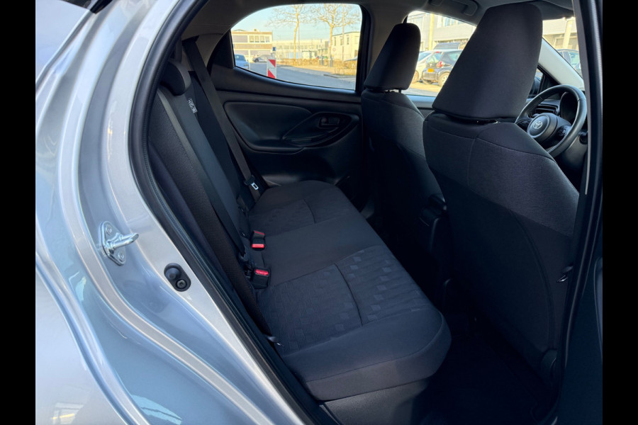 Toyota Yaris 1.5 Hybrid 115 Business plus Apple CarPlay
