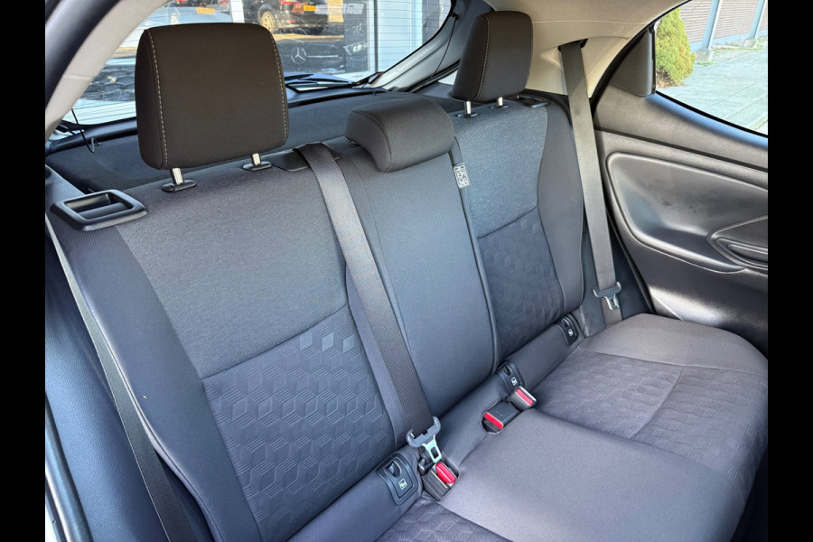 Toyota Yaris 1.5 Hybrid 115 Business plus Apple CarPlay