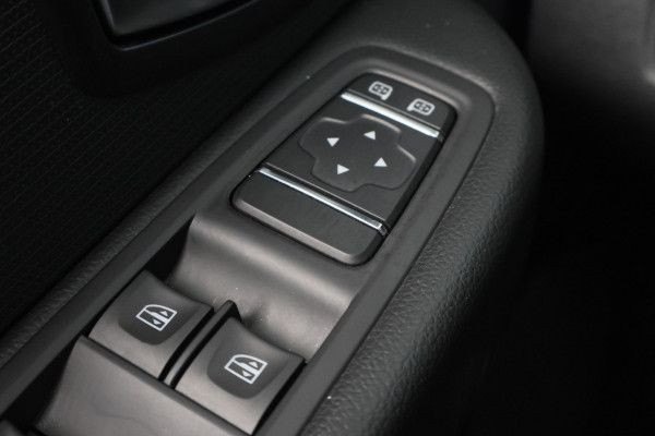 Renault Clio 0.9 TCe Limited Keyless, Navigatie, Cruise, DAB, PDC, 16"