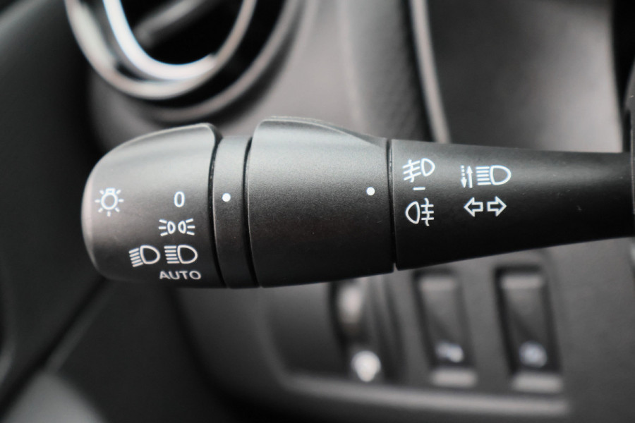Renault Clio 0.9 TCe Limited Keyless, Navigatie, Cruise, DAB, PDC, 16"