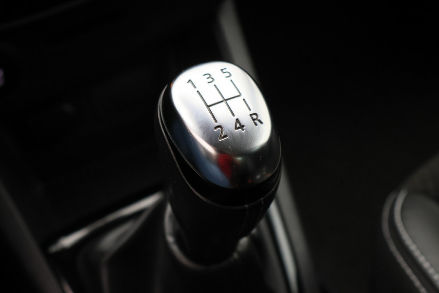 Renault Clio 0.9 TCe Limited Keyless, Navigatie, Cruise, DAB, PDC, 16"