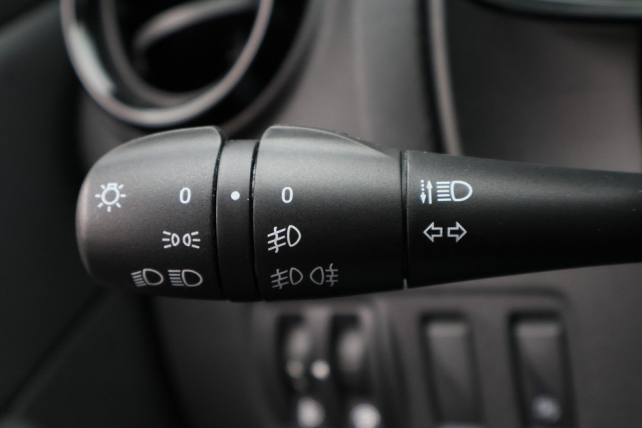 Renault Clio 0.9 TCe Limited Keyless, Navigatie, Cruise, DAB, PDC, 16"