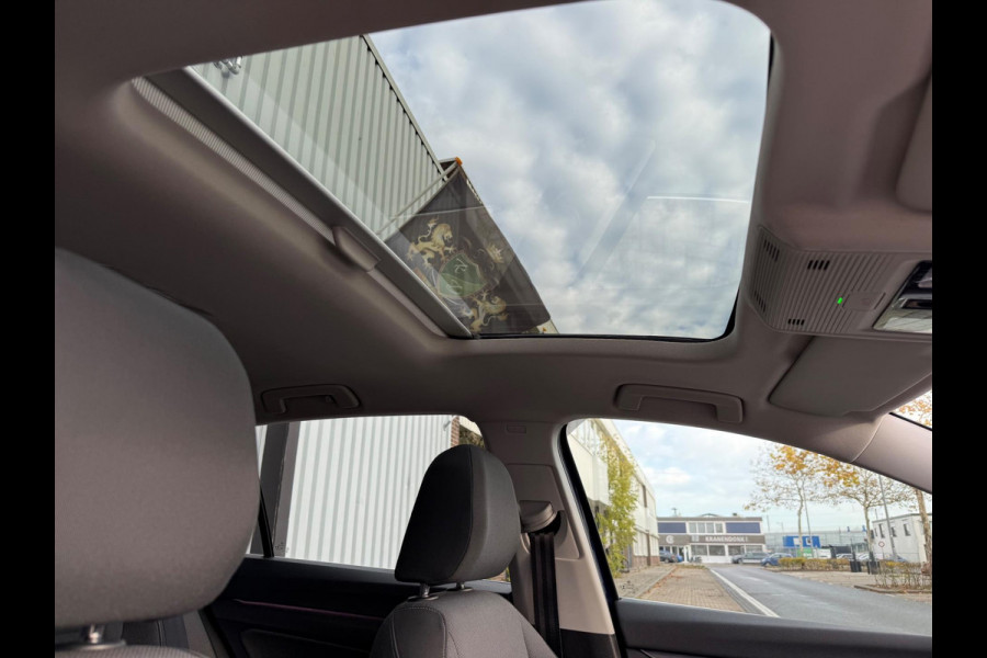 Volkswagen Golf 1.5 eTSI Style AUT LED/LMV17/PDC/NAVI/VIRTU
