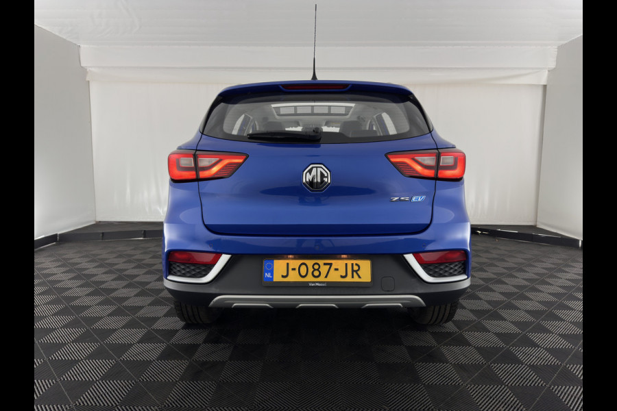 MG ZS EV Luxury 45 kWh (INCL-BTW) Aut. *PANO | LEATHER | CCS-FASTLOADER | KEYLESS | NAVI-FULLMAP | ADAPTIVE-CRUISE | CAMERA | HEATED-SPORTSEATS | CARPLAY | BLINDSPOT | DAB | LANE-ASSIST | 17''ALU*