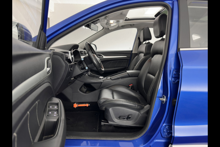 MG ZS EV Luxury 45 kWh (INCL-BTW) Aut. *PANO | LEATHER | CCS-FASTLOADER | KEYLESS | NAVI-FULLMAP | ADAPTIVE-CRUISE | CAMERA | HEATED-SPORTSEATS | CARPLAY | BLINDSPOT | DAB | LANE-ASSIST | 17''ALU*