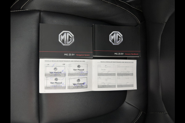 MG ZS EV Luxury 45 kWh (INCL-BTW) Aut. *PANO | LEATHER | CCS-FASTLOADER | KEYLESS | NAVI-FULLMAP | ADAPTIVE-CRUISE | CAMERA | HEATED-SPORTSEATS | CARPLAY | BLINDSPOT | DAB | LANE-ASSIST | 17''ALU*