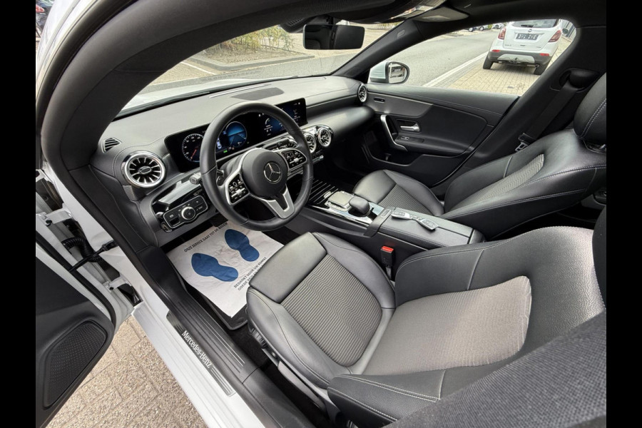 Mercedes-Benz CLA-Klasse 250e AMG CAM/LMV18/LEER/NAVI/SFEER