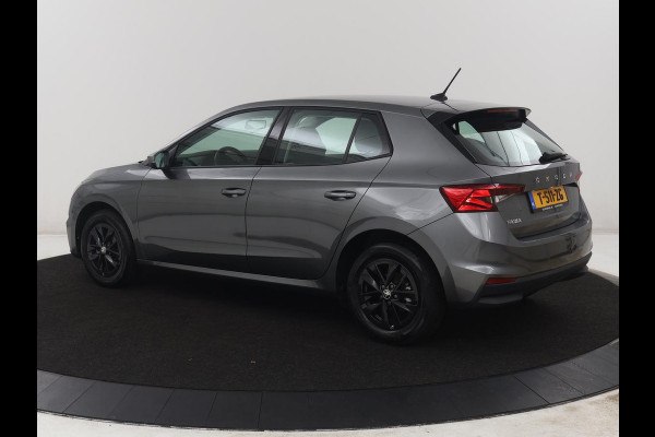 Škoda Fabia 1.0 MPI Ambition | Black Line | Cruise control | Park assist | Lederen stuurwiel | Carplay | Lichtmetaal 15'' |