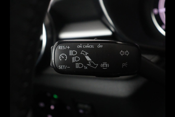 Škoda Fabia 1.0 MPI Ambition | Black Line | Cruise control | Park assist | Lederen stuurwiel | Carplay | Lichtmetaal 15'' |
