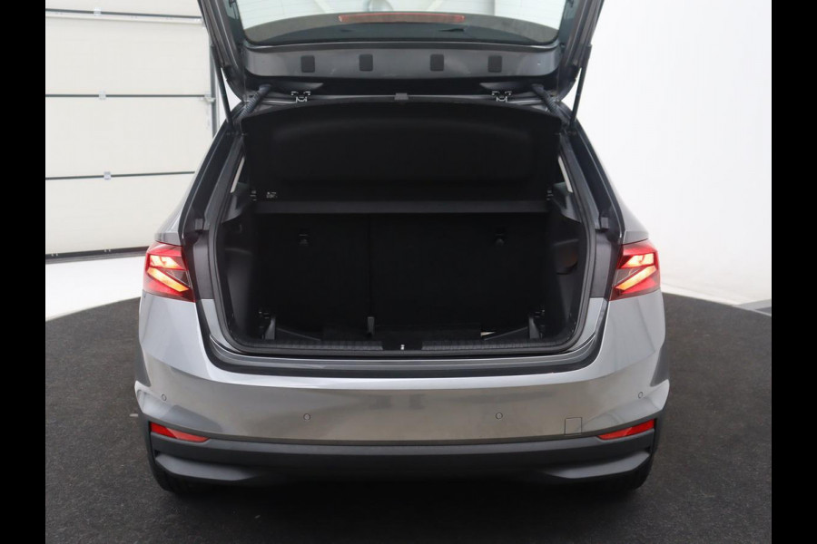 Škoda Fabia 1.0 MPI Ambition | Black Line | Cruise control | Park assist | Lederen stuurwiel | Carplay | Lichtmetaal 15'' |