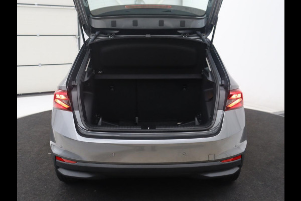 Škoda Fabia 1.0 MPI Ambition | Black Line | Cruise control | Park assist | Lederen stuurwiel | Carplay | Lichtmetaal 15'' |